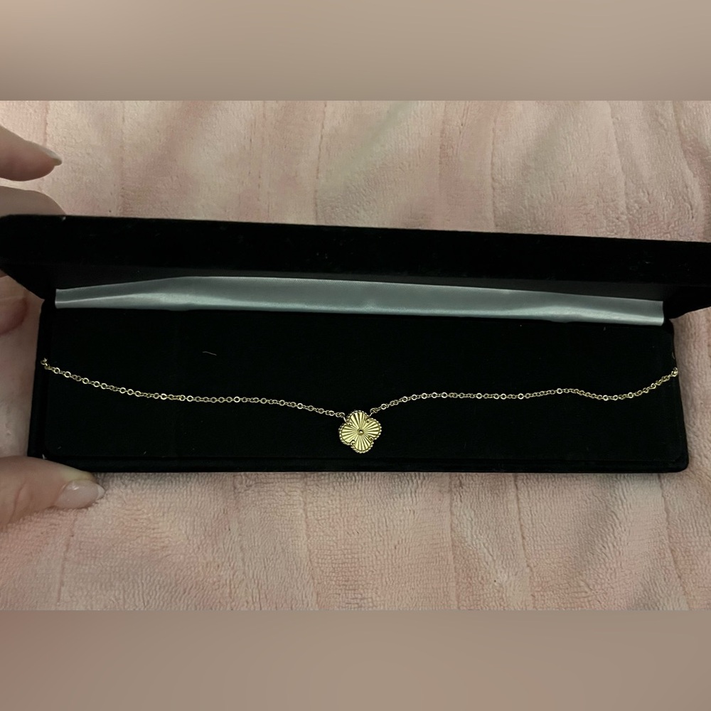 14k Solid Gold Clover Necklace - image 1